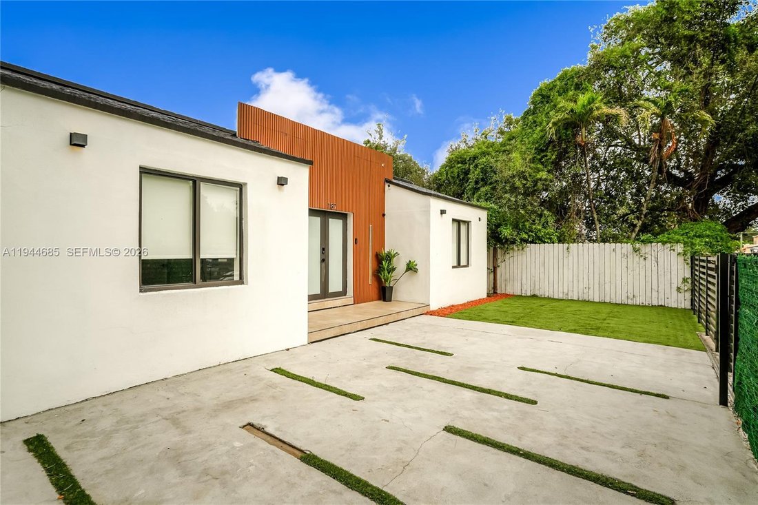 House in Miami, Florida, United States 2 - 16925092