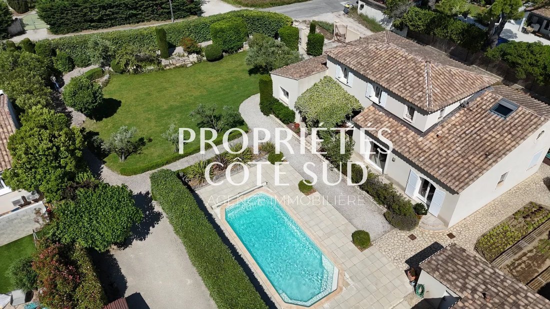Villa in Pujaut, Occitania, France 3 - 16925241