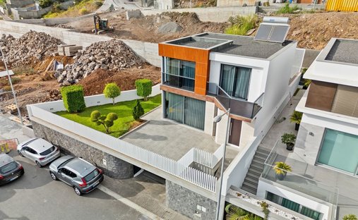 Villa in São Martinho, Autonome Region Madeira, Portugal 1