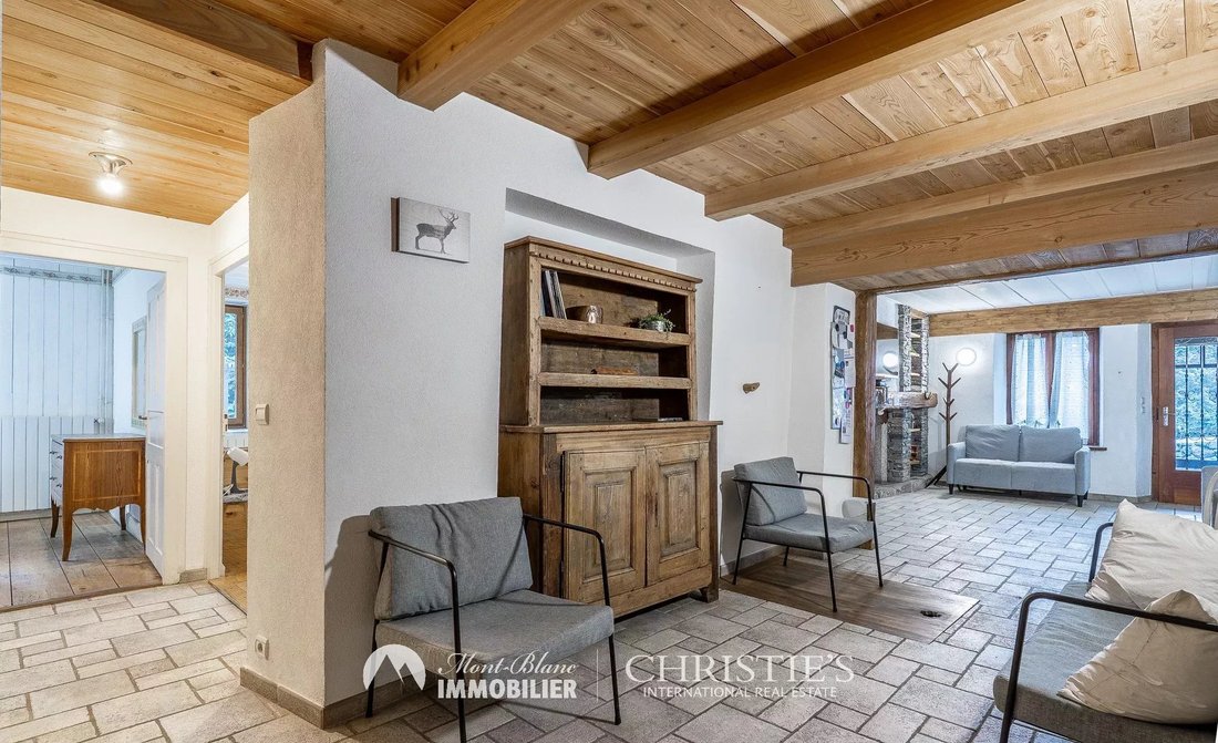 Villa in Chamonix-Mont-Blanc, Auvergne-Rhône-Alpes, France 4 - 16927332