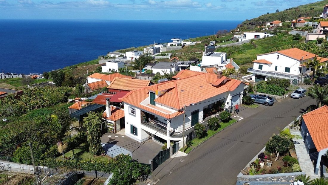 Villa in Estreito da Calheta, Madeira, Portugal 1 - 16927151