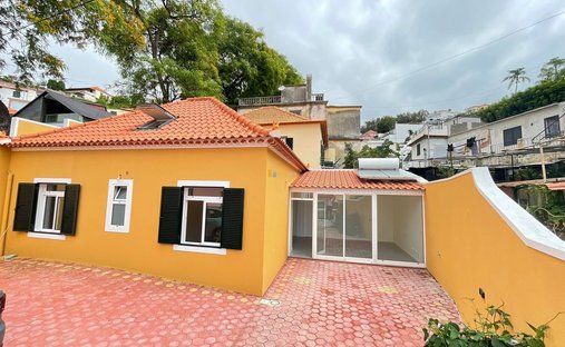 House in Santa Luzia, Madeira, Portugal 1