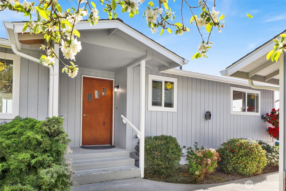House in Bow, Washington, United States 1 - 16925767