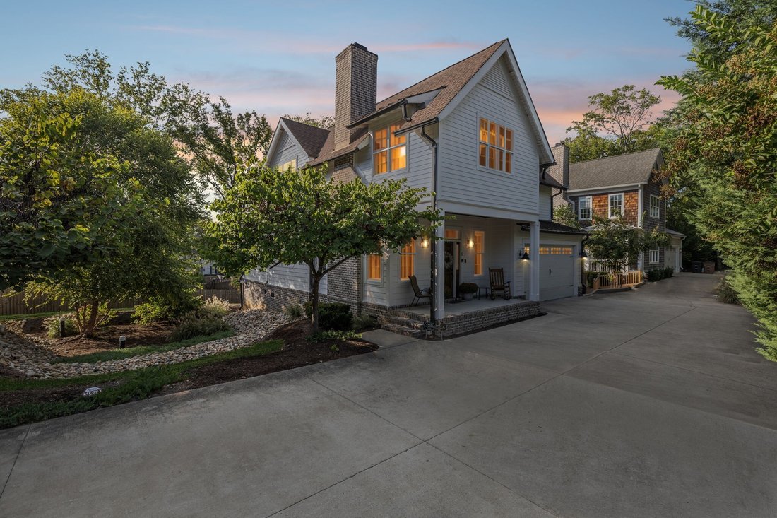 Co Op in Forest Hills, Tennessee, United States 2 - 16926675