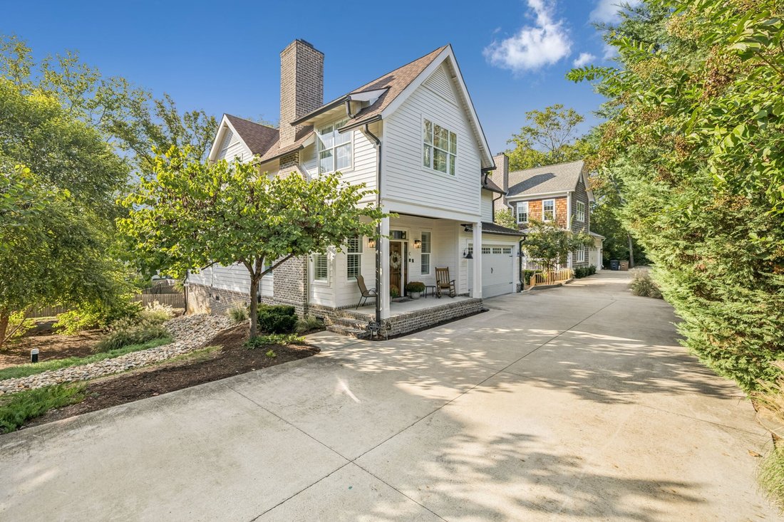Co Op in Forest Hills, Tennessee, United States 1 - 16926675