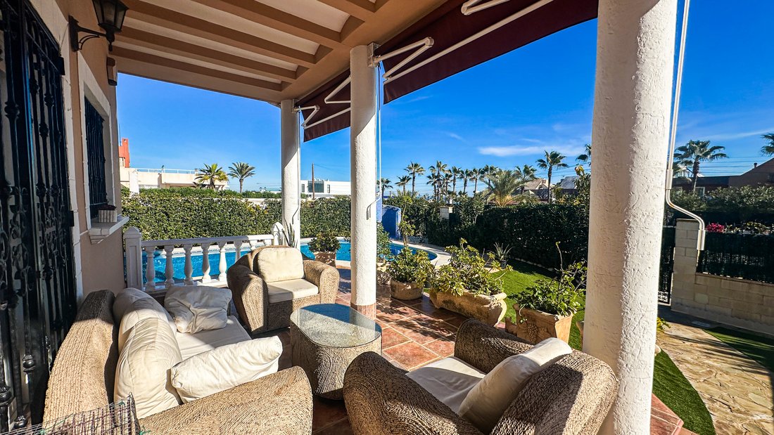 Villa in Torrevieja, Valencian Community, Spain 2 - 16927966
