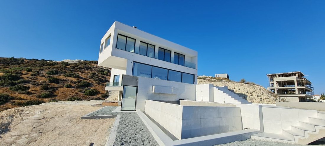 Villa in Agios Tychon, Limassol, Cyprus 1 - 16928018