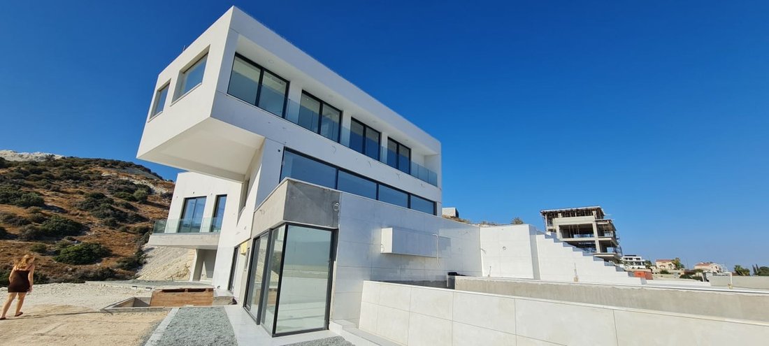 Villa in Agios Tychon, Limassol, Cyprus 2 - 16928018