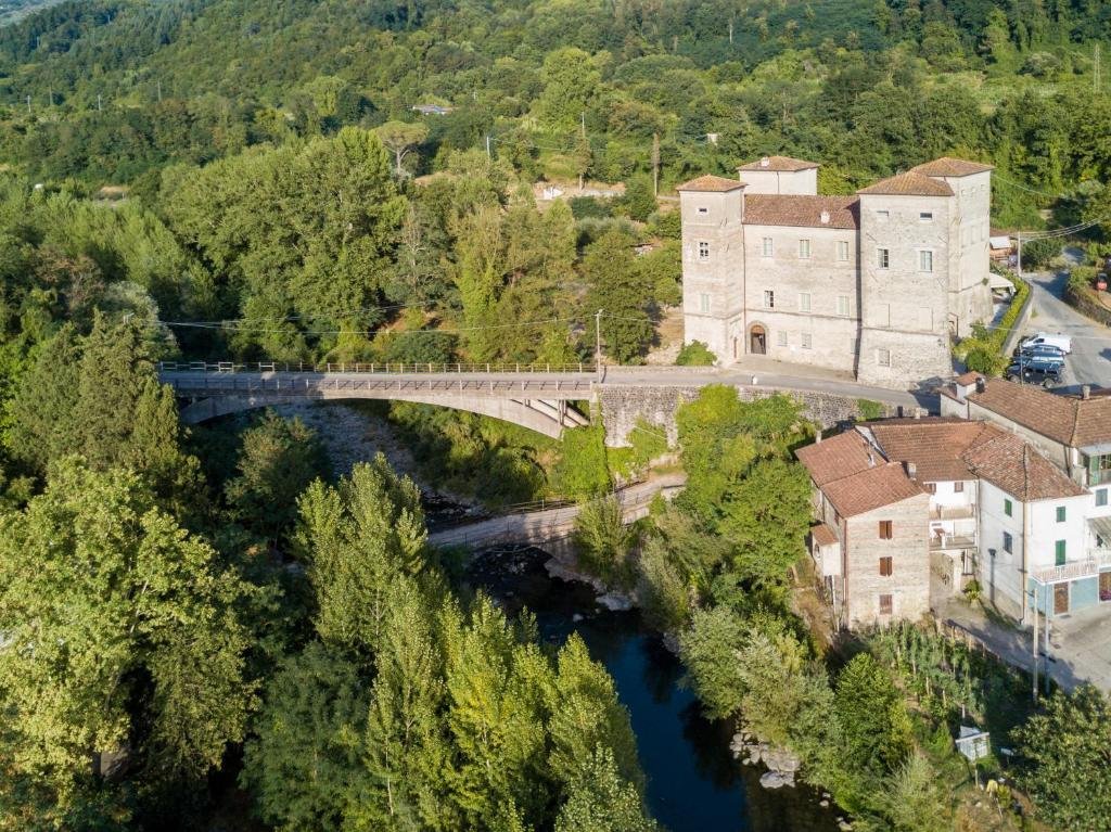 Castle in Licciana Nardi, Tuscany, Italy 1 - 16928111
