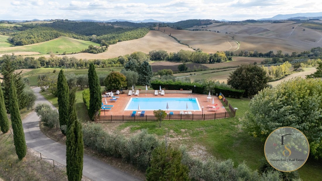 Country House in Montalcino, Tuscany, Italy 2 - 16740784