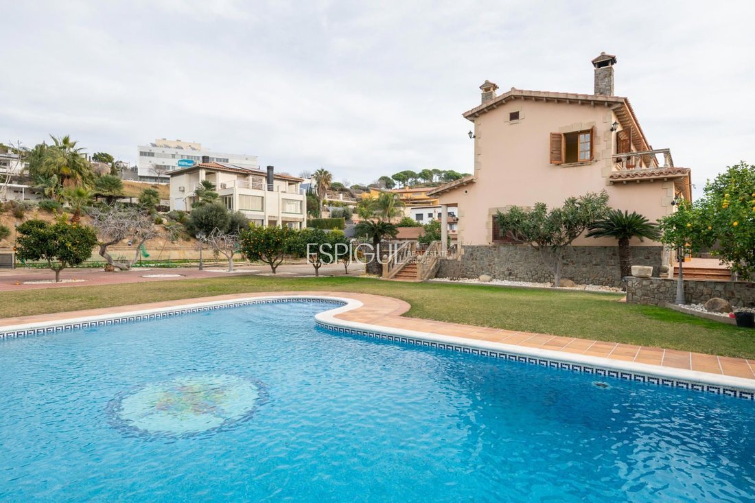 Villa a Mataró, Catalogna, Spagna 1 - 16928151