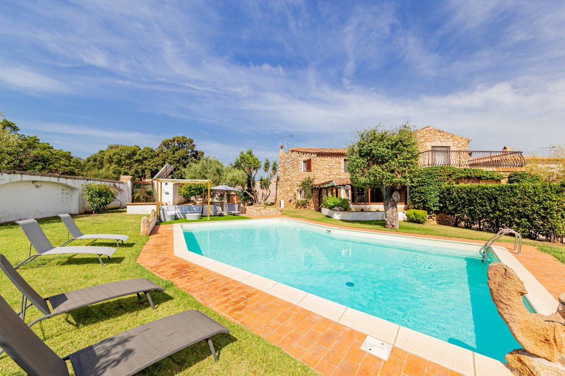 Villa in San Pantaleo, Olbia, Italy 1 - 16931911