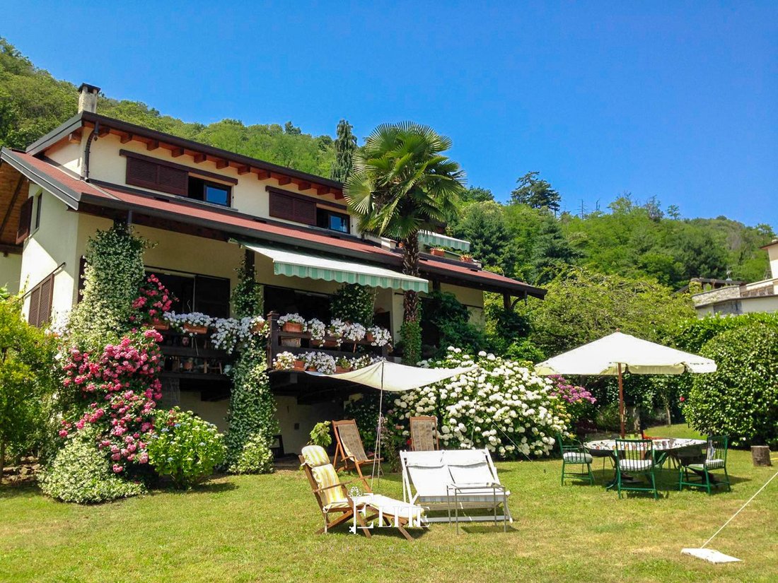 Villa in Lesa, Piedmont, Italy 1 - 16840885