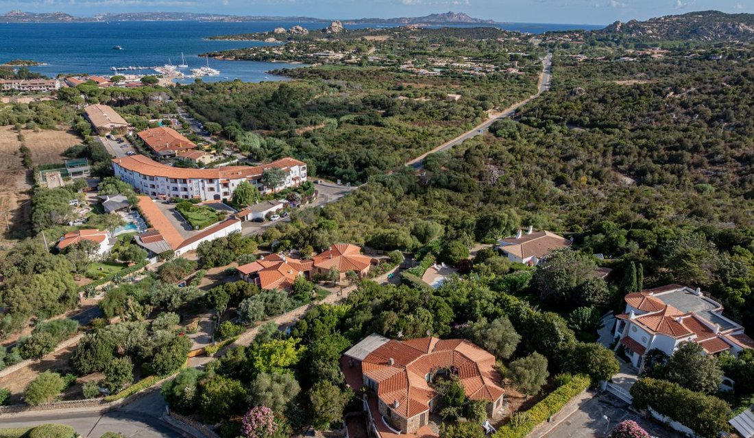 Villa in Arzachena, Sardinia, Italy 3 - 16932261