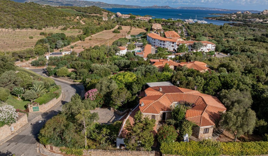 Villa in Arzachena, Sardinia, Italy 5 - 16932261