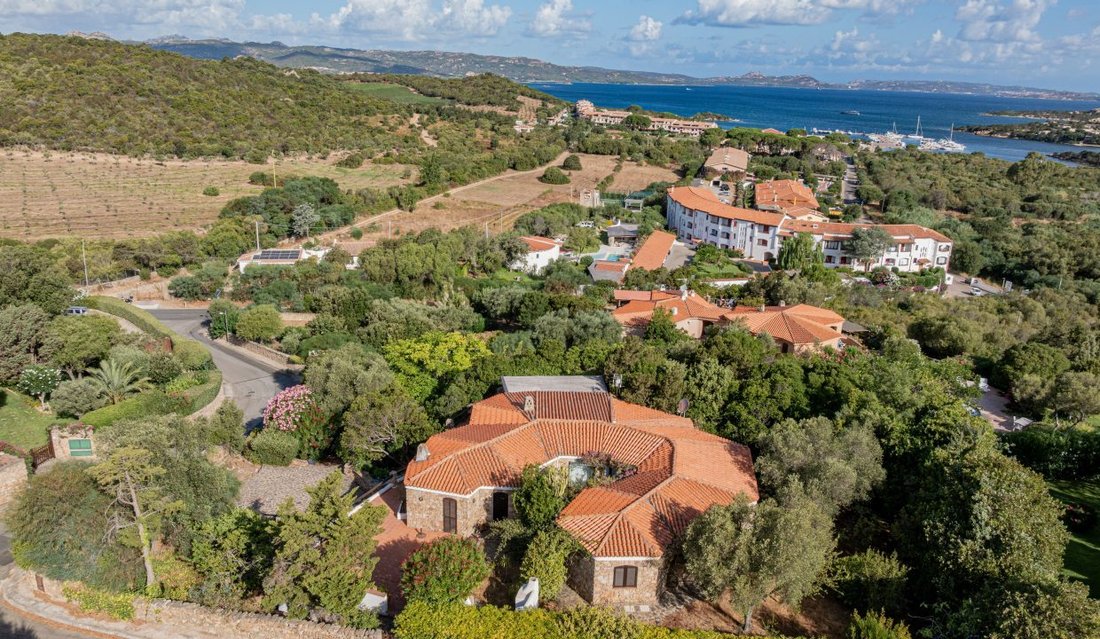 Villa in Arzachena, Sardinia, Italy 4 - 16932261