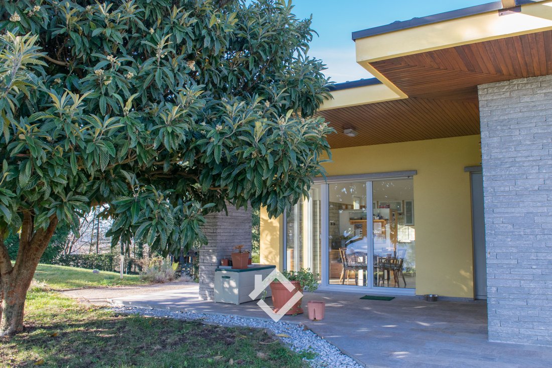 Villa in Clivio, Lombardy, Italy 3 - 16928637