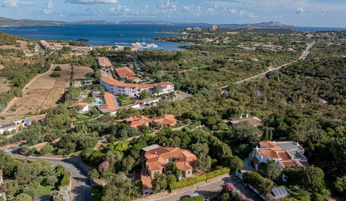 Villa in Arzachena, Sardinia, Italy 1 - 16932261