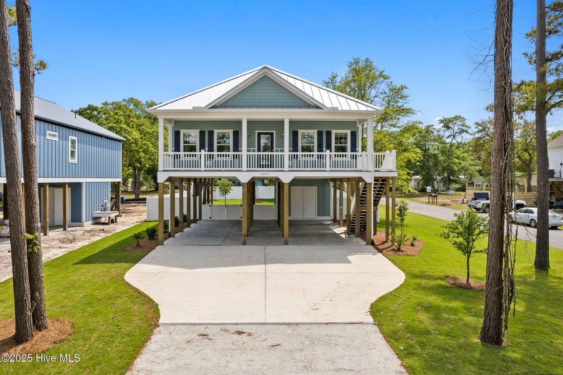 House in Oak Island, North Carolina, United States 4 - 16934636