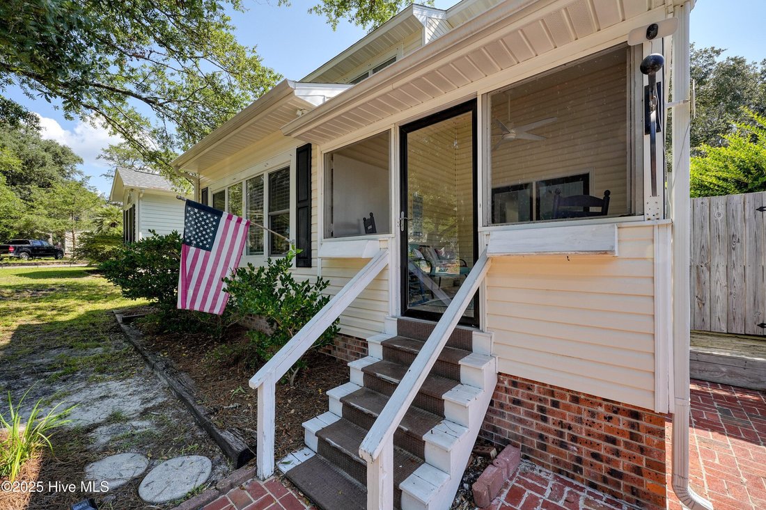 House in Oak Island, North Carolina, United States 5 - 16934660
