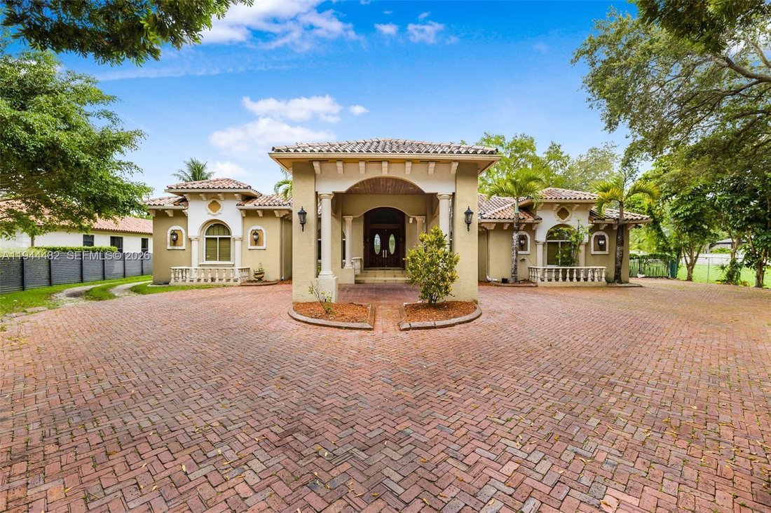 House in Miami, Florida, United States 1 - 16922113