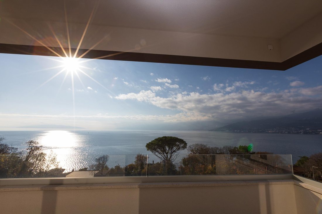 Apartment in Mjesni odbor Kantrida, Grad Rijeka, Primorje-Gorski Kotar County 1 - 15115042