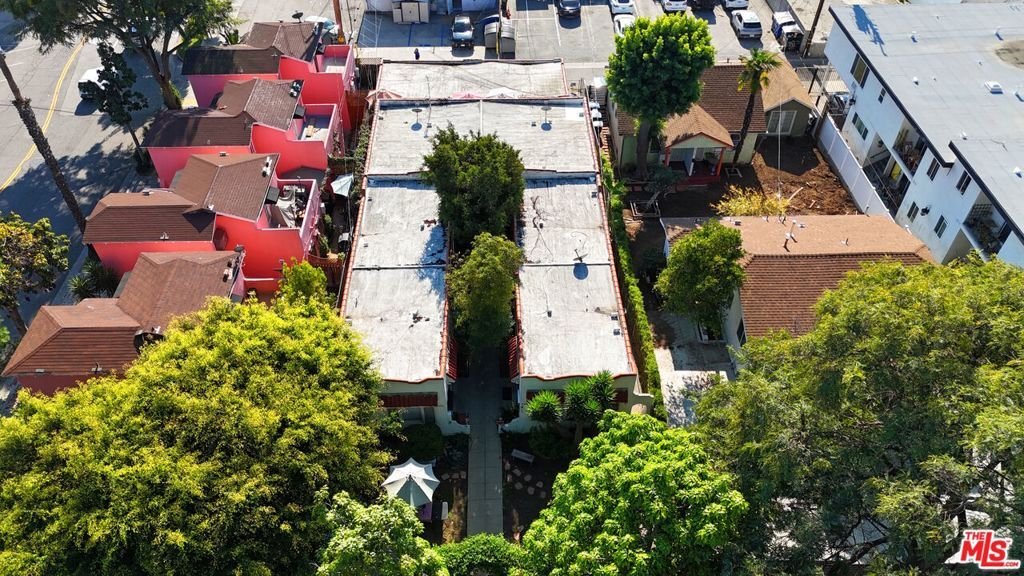 Los Angeles, California, United States 2 - 16935108