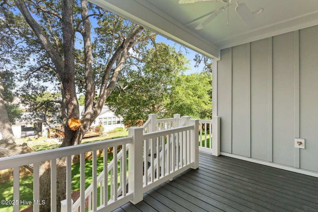 House in Oak Island, North Carolina, United States 4 - 16934633