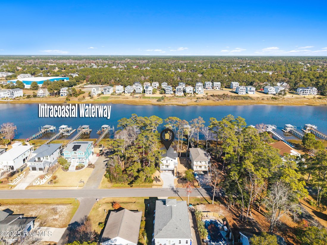House in Oak Island, North Carolina, United States 3 - 16934645