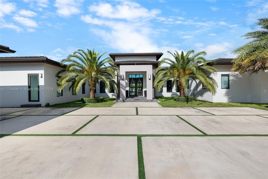House in Miami, Florida, United States 4 - 16930461