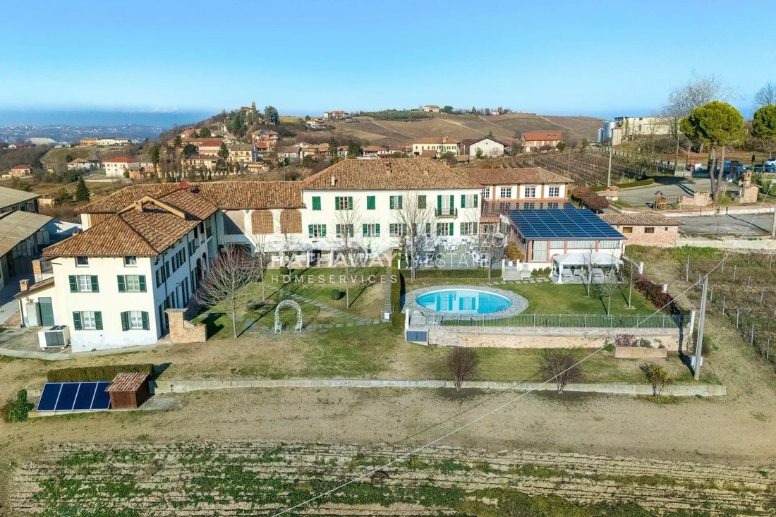 Estate in Costigliole d'Asti, Piedmont, Italy 3 - 16933494