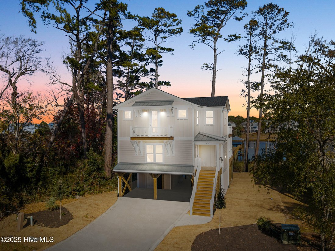 House in Oak Island, North Carolina, United States 1 - 16934645