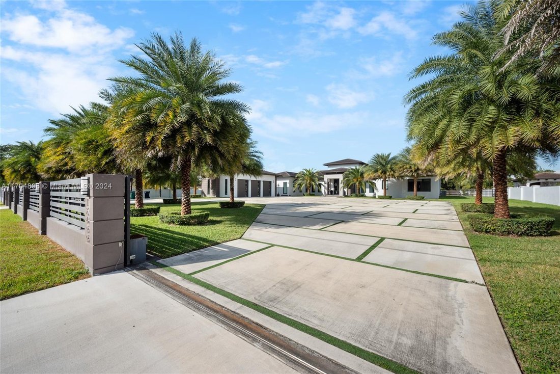 House in Miami, Florida, United States 2 - 16930461