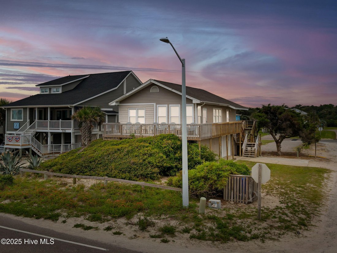 House in Oak Island, North Carolina, United States 4 - 16934664