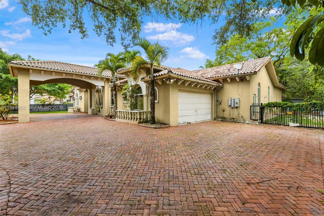 House in Miami, Florida, United States 3 - 16922113