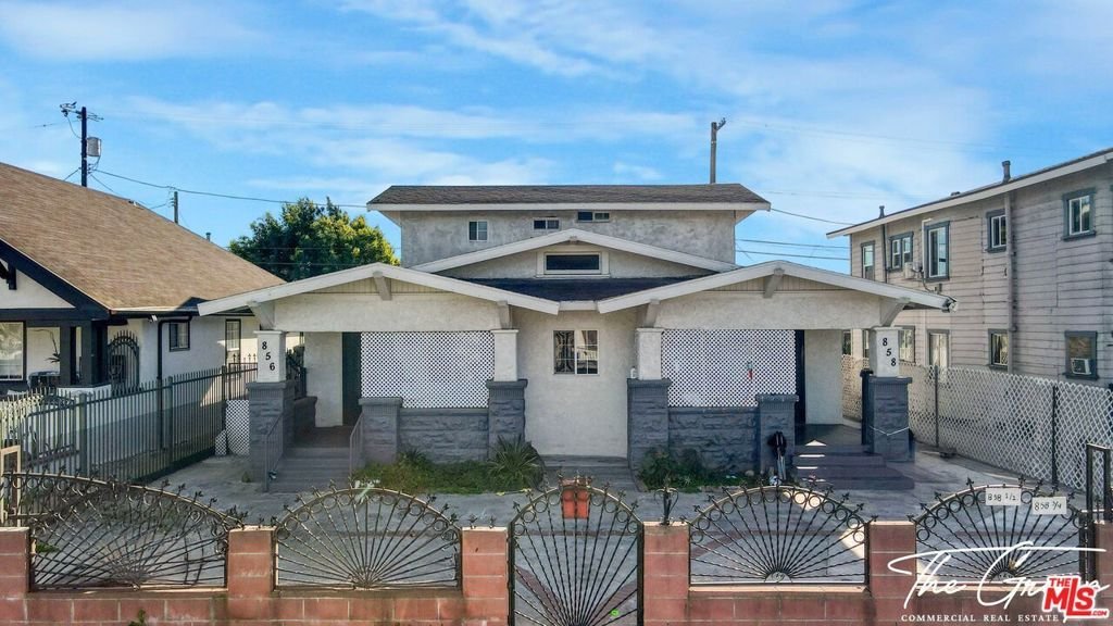 Los Angeles, California, United States 2 - 16935129