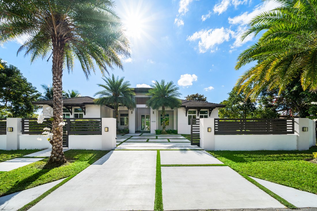 House in Miami, Florida, United States 1 - 16931489