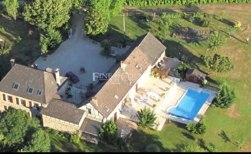 House in Brignac-la-Plaine, Nouvelle-Aquitaine, France 1