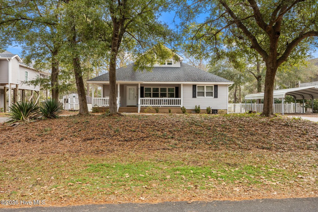 House in Oak Island, North Carolina, United States 4 - 16934641