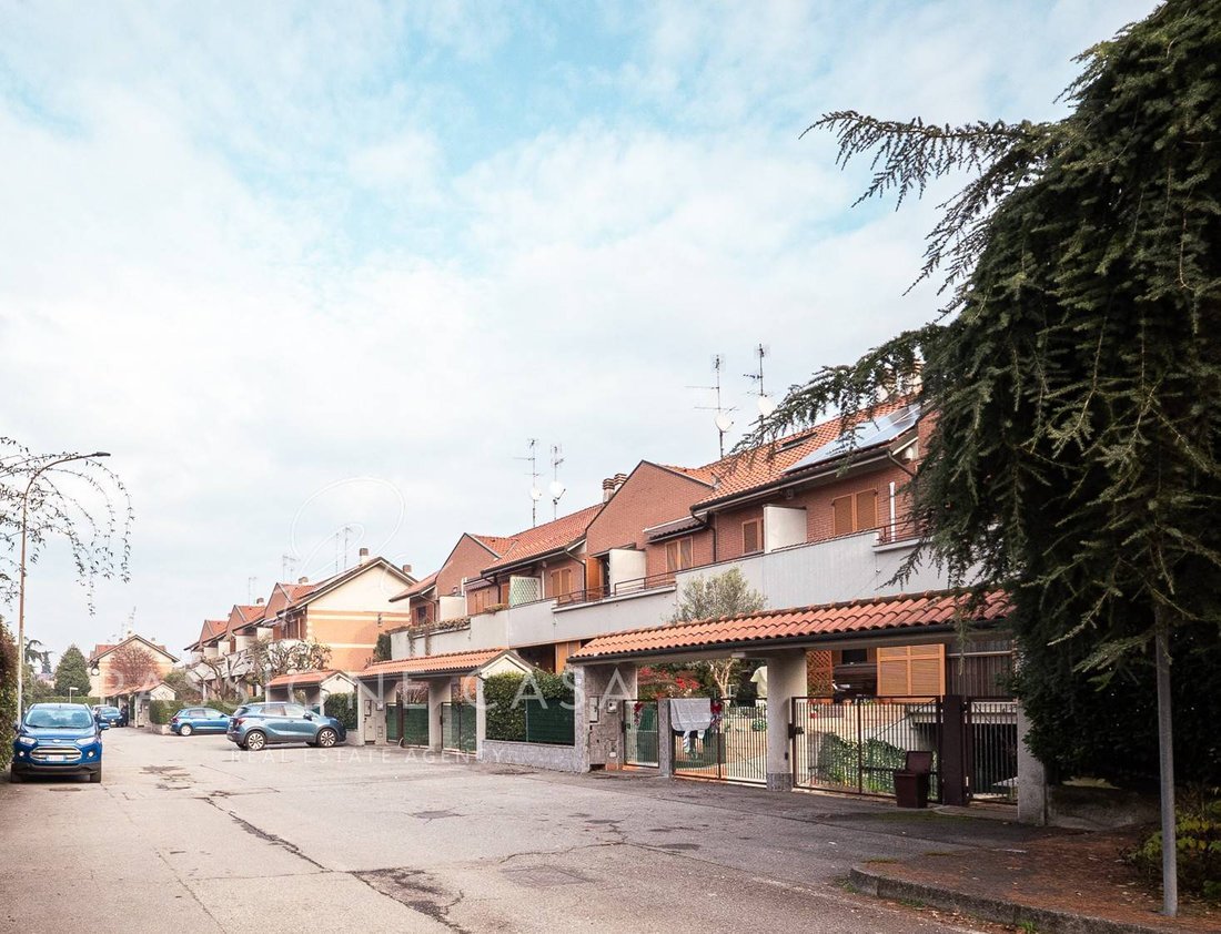 Villa in Segrate Centro, Milano San Felice, Lombardy 1 - 16934731