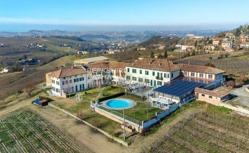 Estate in Costigliole d'Asti, Piedmont, Italy 1