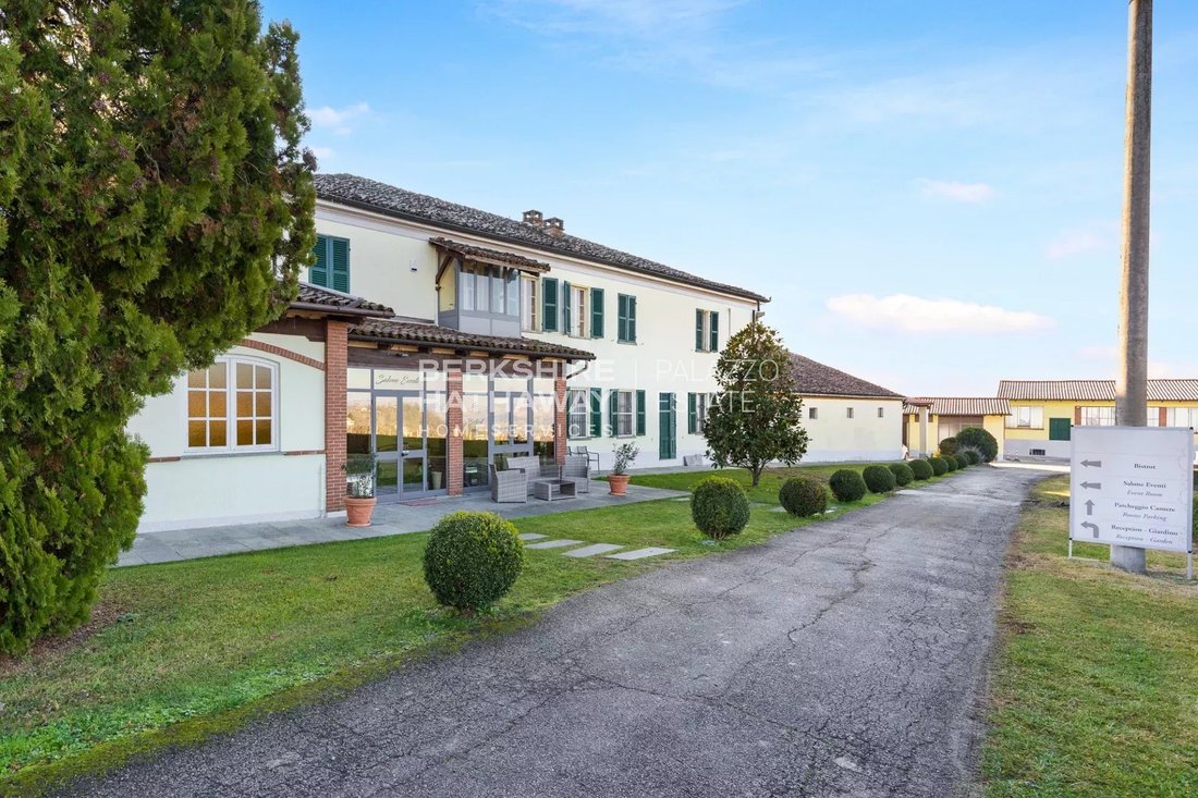 Finca en Costigliole d'Asti, Piamonte, Italia 1 - 16933494