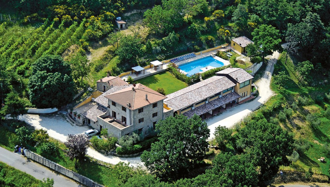Estate in Assisi, Umbria, Italy 1 - 16933384
