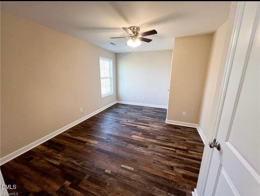 Apartment in Liberty, North Carolina, United States 5 - 16933092