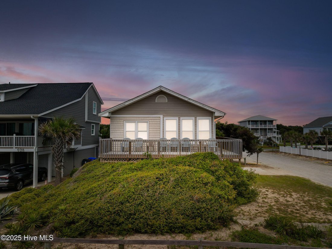 House in Oak Island, North Carolina, United States 3 - 16934664