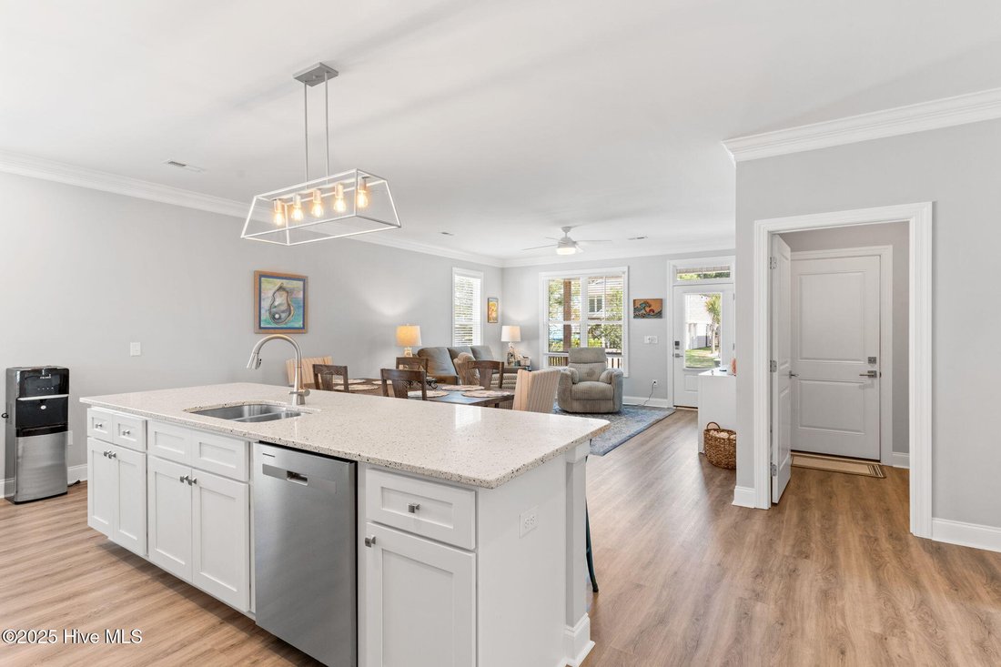 House in Oak Island, North Carolina, United States 5 - 16934639
