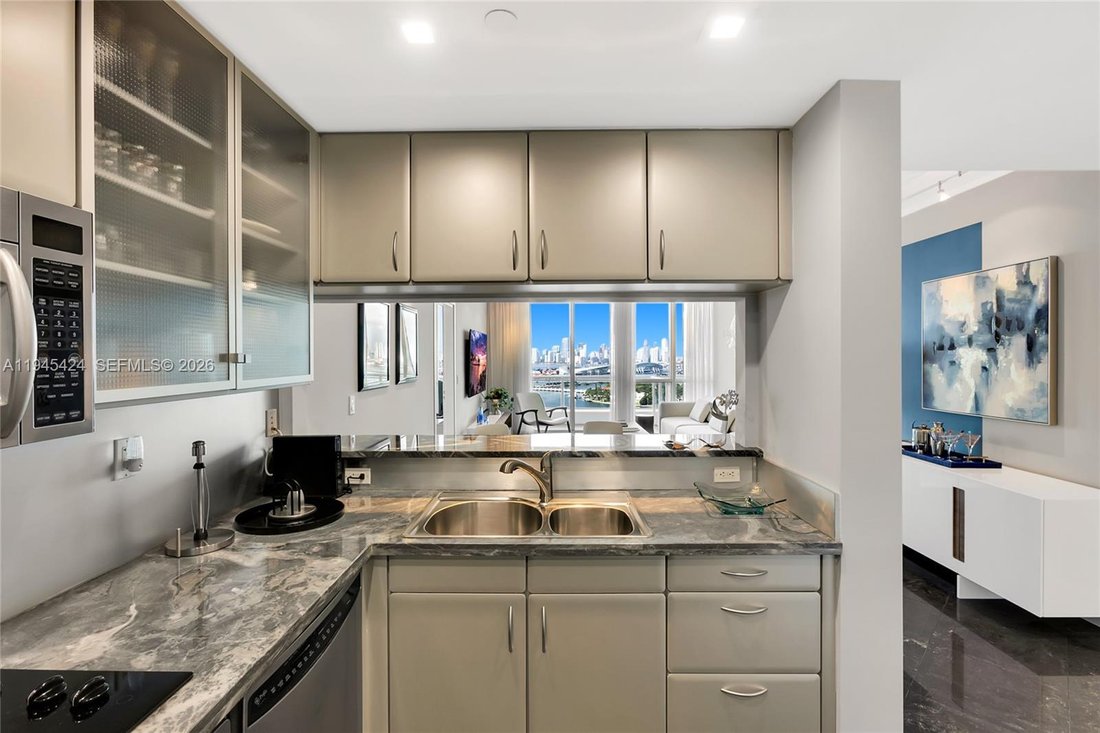Condo in Miami Beach, Florida, United States 5 - 16932787