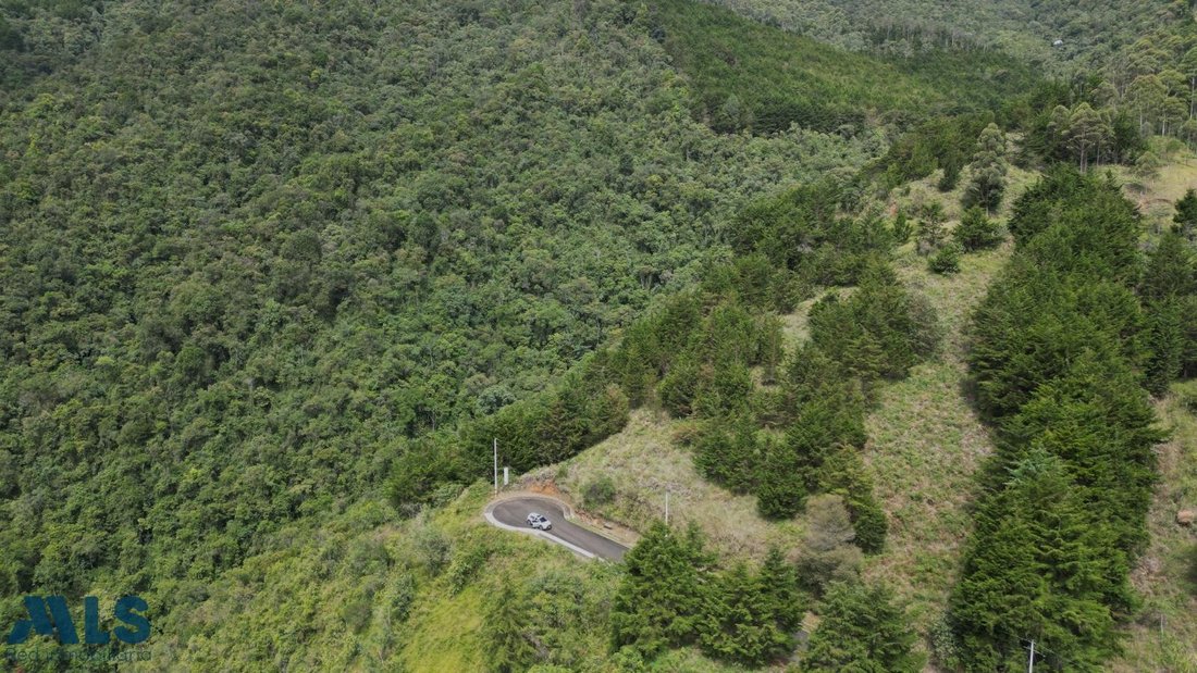 Land in Santa Elena, Antioquia, Colombia 1 - 16929419