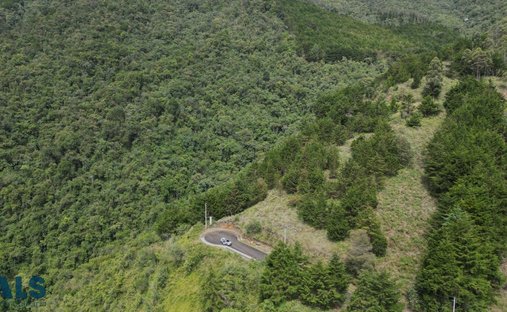 Land in Santa Elena, Antioquia, Colombia 1