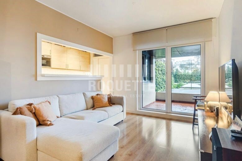 Apartment in Lordelo do Ouro e Massarelos, Porto District, Portugal 1 - 16931712